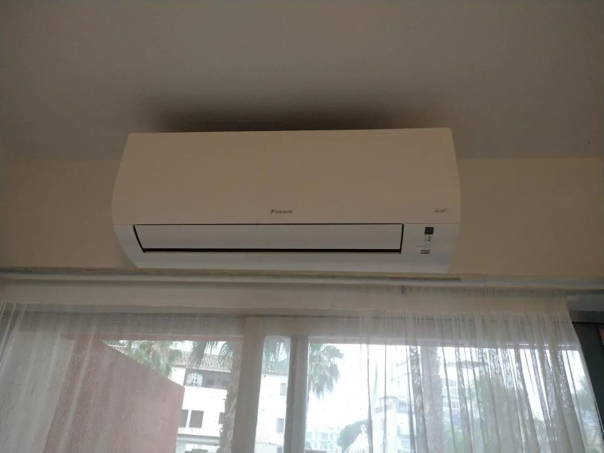 Apartamento Entero, Enormes Piscinas, Terraza Y Playa Benalmádena España
