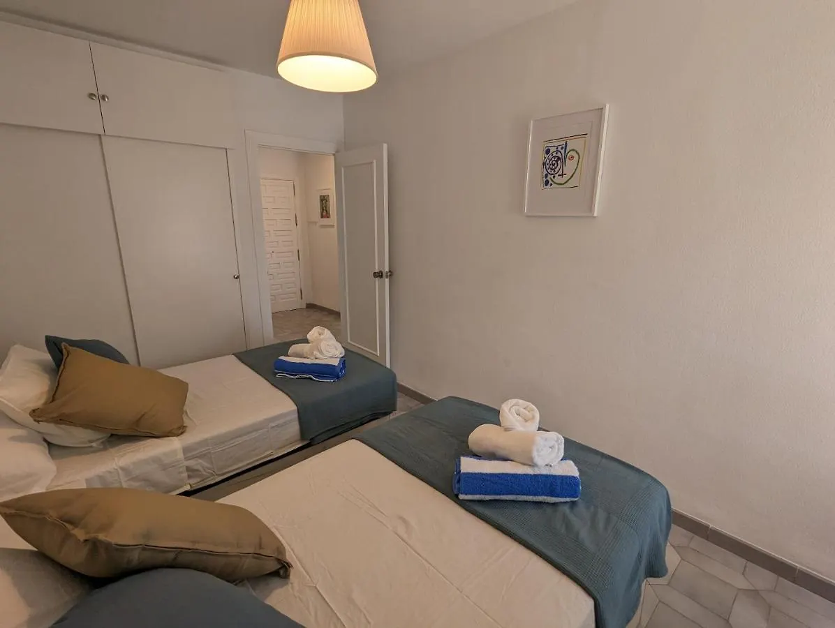 Апартаменты Apartamento Entero, Enormes Piscinas, Terraza Y Playa Бенальмадена