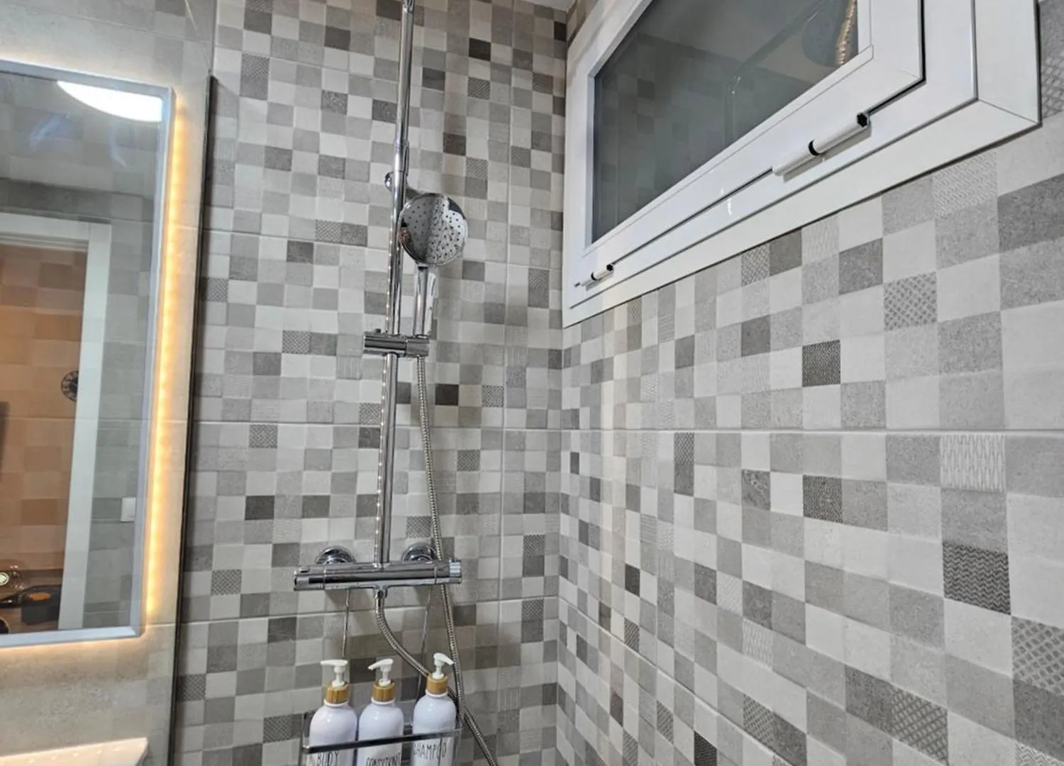 Apartamento Entero, Enormes Piscinas, Terraza Y Playa Бенальмадена 0*,  Испания